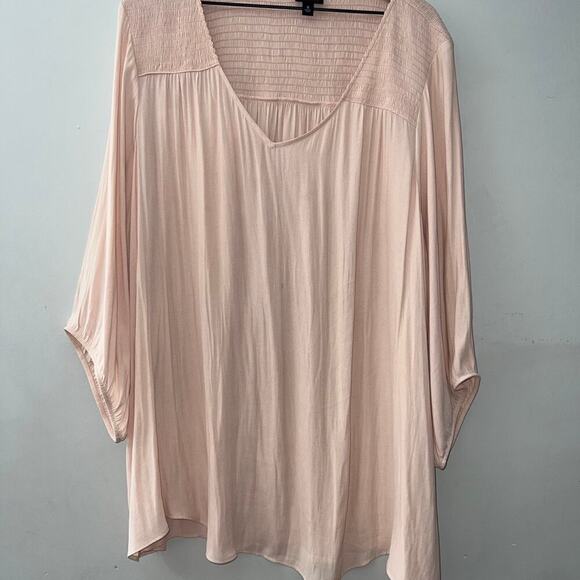 Torrid Crepe Smocked Blouse in pale pink size 5x - Picture 2 of 6